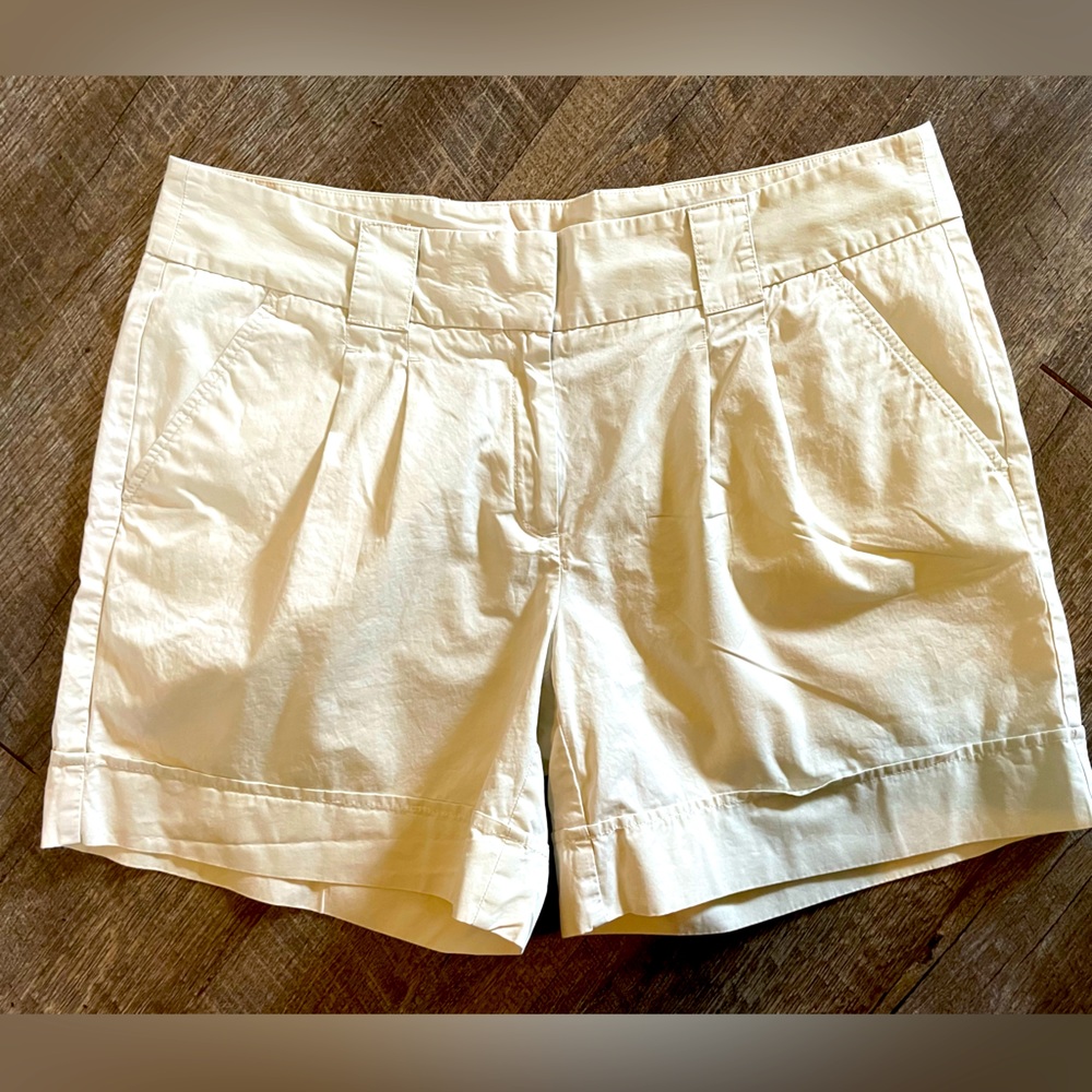 Madison 100% Cotton Shorts Pleated cuffed with Pockets Size 14 Cream